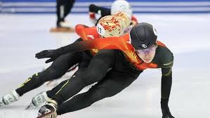 中场时多特被嘘，科贝尔：作为场上球员，被嘘永