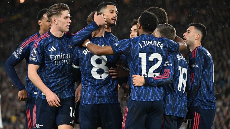 为何亲斯内德？穆帅：斯内德给了我三冠王，那是最棒的一年